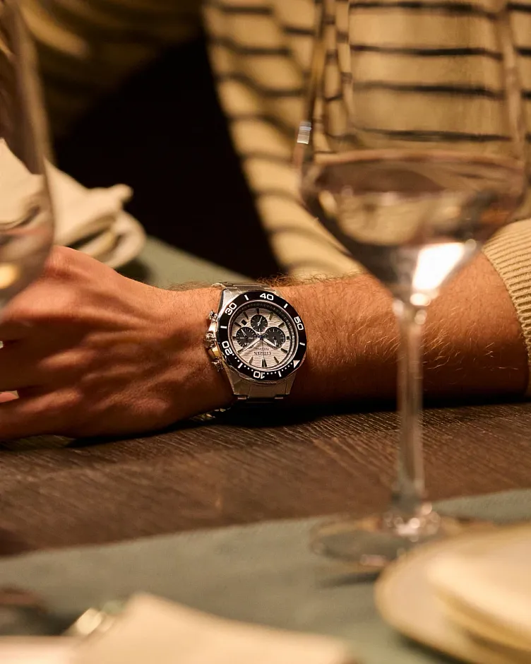 Endeavor Chrono White Dial Stainless Steel Bracelet CA4730-59A Endeavor Chrono White Dial Stainless Steel Bracelet CA4730-59A